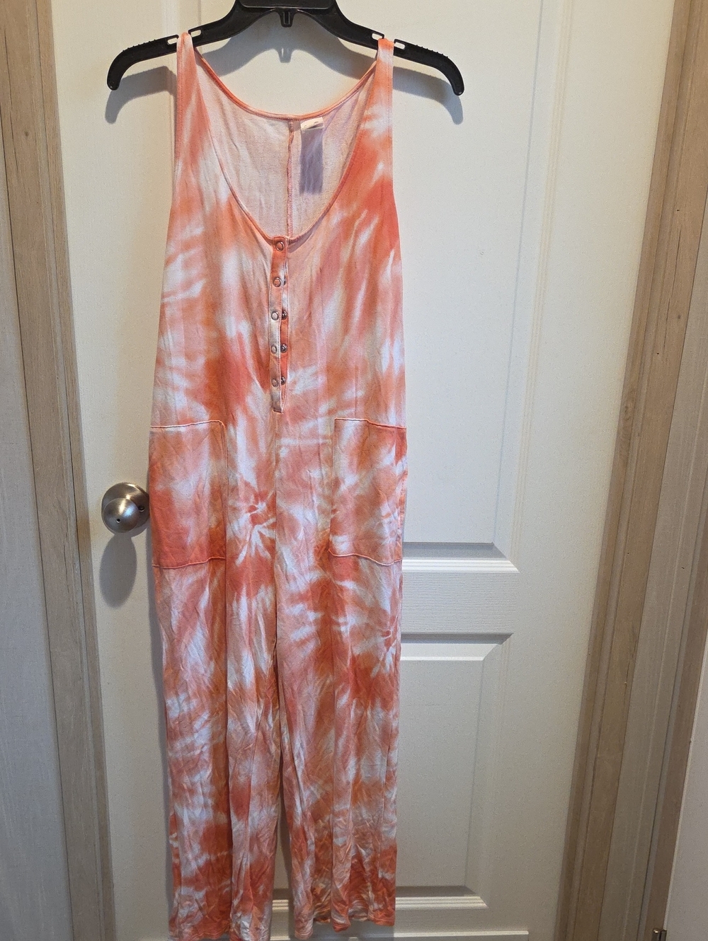 Secret Treasures Peach and White Tank Top